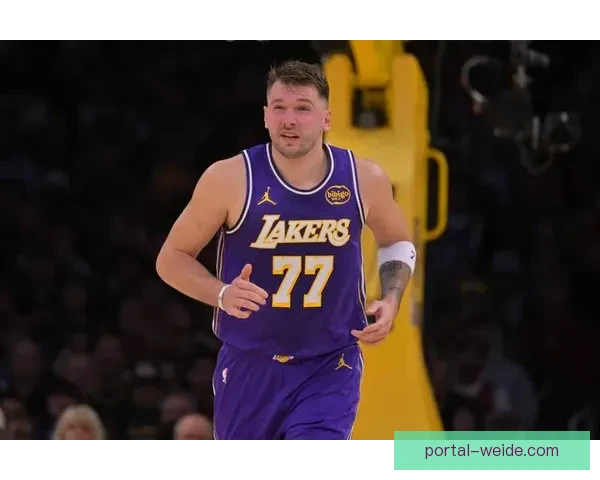 NBA关键时刻谁更稳定 透析东契奇与塔图姆关键球效率差异及比赛影响力对比 NBA关键时刻谁更稳定 透析东契奇与塔图姆关键球效率差异及比赛影响力对比